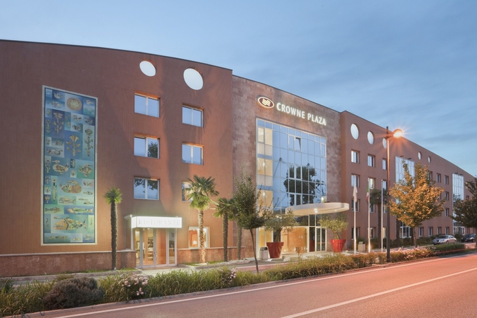 Imagen de los exteriores del Hotel Crowne Plaza Venice East, An Ihg. Foto 6