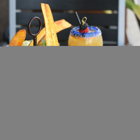 Imagen del bar/restaurante del Hotel Crowne Plaza Ventura Beach, An Ihg. Foto 6
