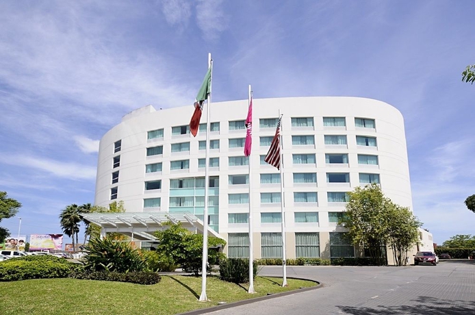 Imagen de los exteriores del Hotel Crowne Plaza Villahermosa, An Ihg. Foto 9