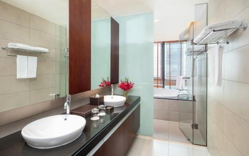 Imagen general del Hotel Crowne Plaza West Hanoi Residences. Foto 5