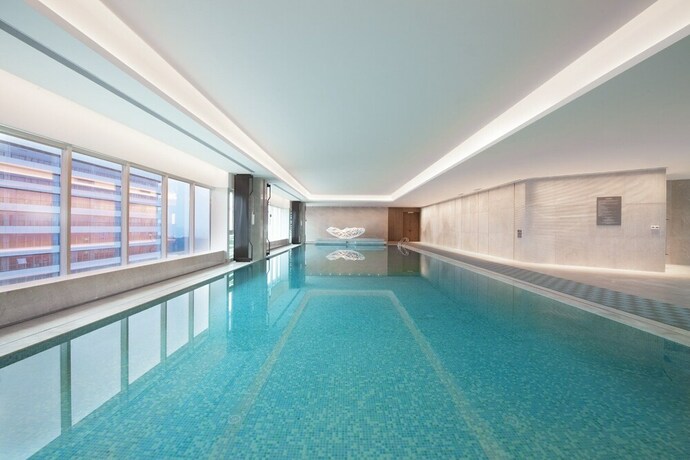 Imagen de la piscina del Hotel Crowne Plaza Wuhan Optics Valley, An Ihg. Foto 32