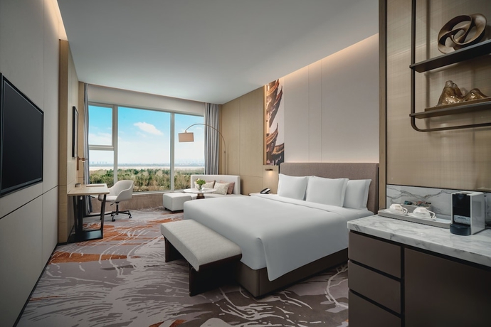 Imagen de la habitación del Hotel Crowne Plaza Wuhan Tianhe Airport by IHG. Foto 9