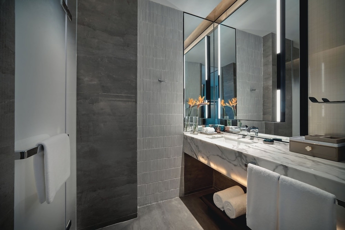Imagen de la habitación del Hotel Crowne Plaza Wuhan Tianhe Airport by IHG. Foto 10