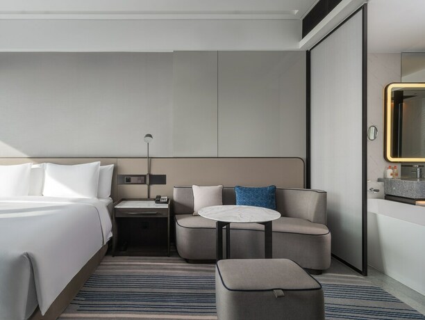 Imagen de la habitación del Hotel Crowne Plaza Xiamen Jimei, An Ihg Hotel. Foto 34