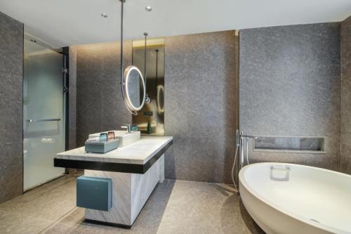 Imagen de la habitación del Hotel Crowne Plaza Xi\'an Weiyang, an IHG. Foto 14