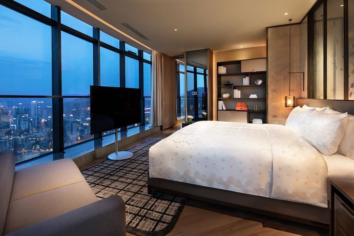 Imagen de la habitación del Hotel Crowne Plaza Xiangxi. Foto 2