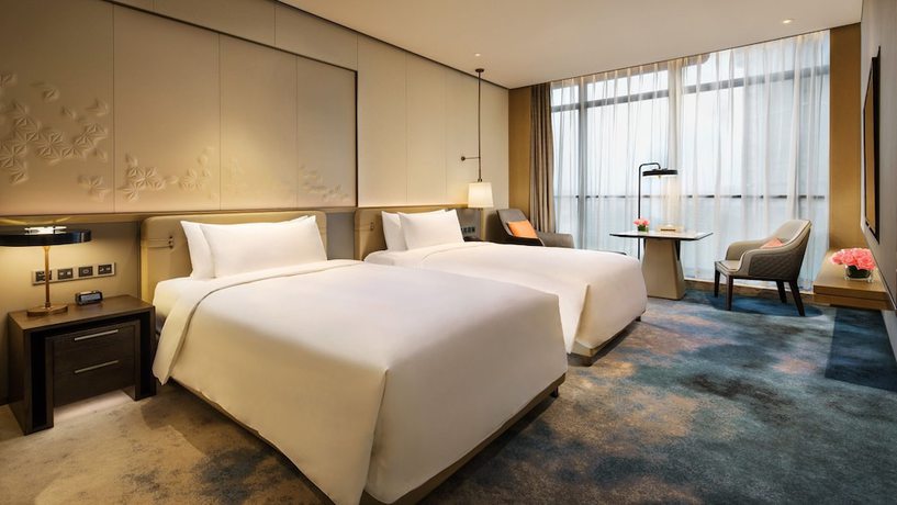 Imagen de la habitación del Hotel Crowne Plaza Xiangxi. Foto 6