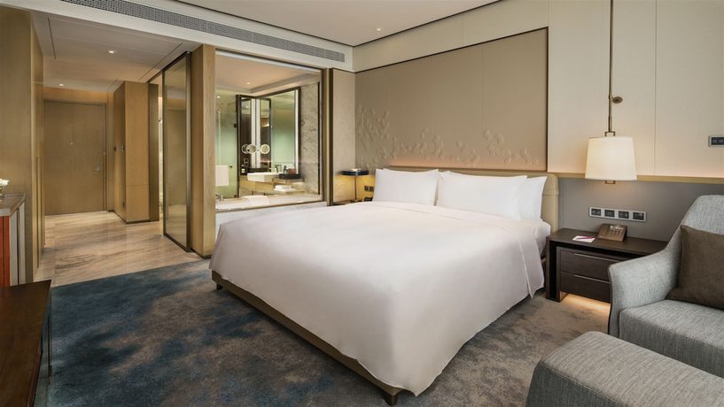 Imagen de la habitación del Hotel Crowne Plaza Xiangxi. Foto 8