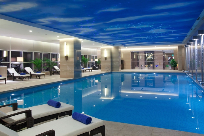 Imagen de la piscina del Hotel Crowne Plaza Xiangyang, An Ihg. Foto 9