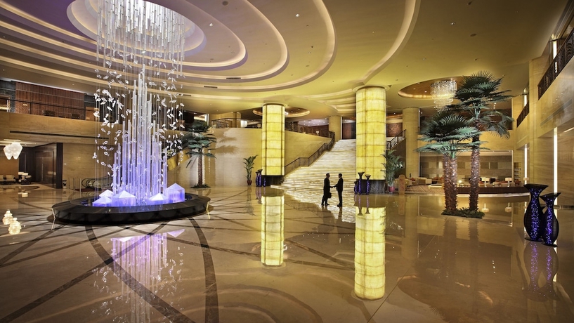 Imagen de los interiores del Hotel Crowne Plaza Yantai Seaview, An Ihg. Foto 16