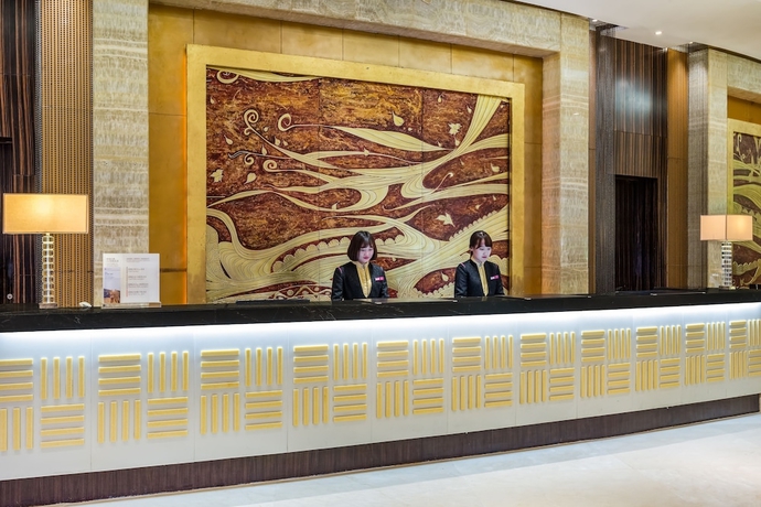 Imagen de los interiores del Hotel Crowne Plaza Yantai Seaview, An Ihg. Foto 18