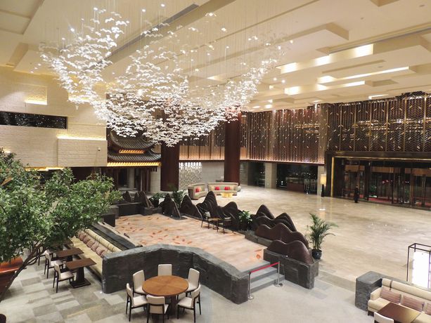 Imagen de los interiores del Hotel Crowne Plaza Zhangjiajie Wulingyuan. Foto 16