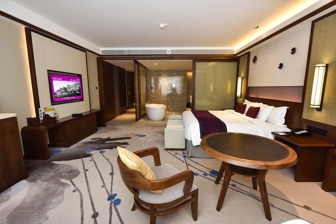 Imagen de los interiores del Hotel Crowne Plaza Zhangjiajie Wulingyuan. Foto 18