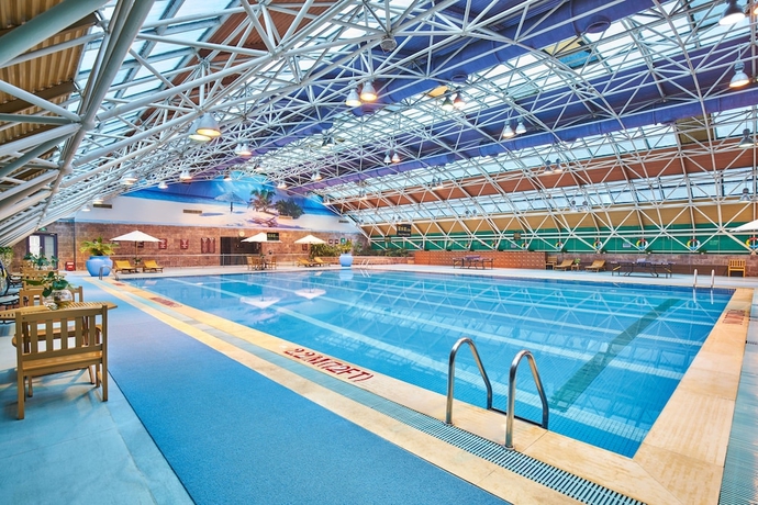 Imagen de la piscina del Hotel Crowne Plaza Zhengzhou, An Ihg. Foto 19