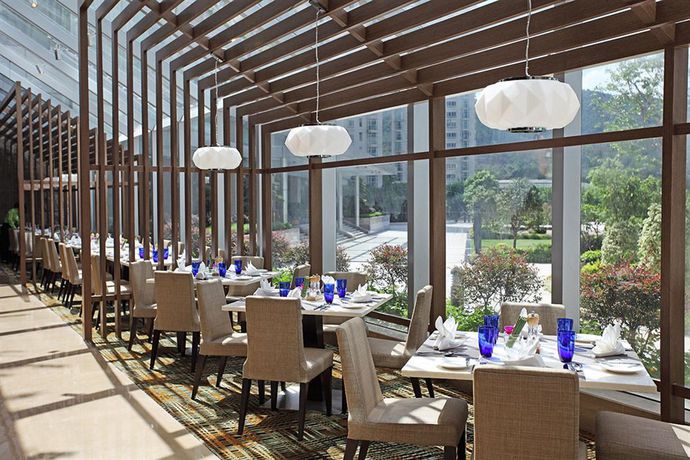 Imagen del bar/restaurante del Hotel Crowne Plaza Zhongshan Wing On City, An Ihg. Foto 7