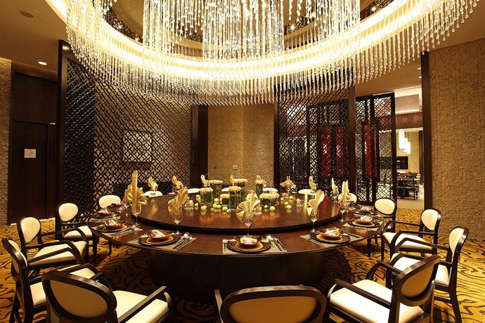 Imagen del bar/restaurante del Hotel Crowne Plaza Zhongshan Wing On City, An Ihg. Foto 8