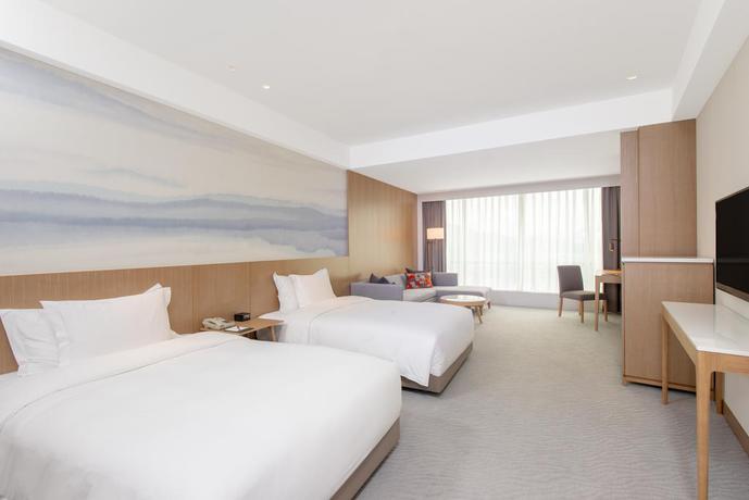 Imagen de la habitación del Hotel Crowne Plaza Zhuhai City Center, An Ihg. Foto 10