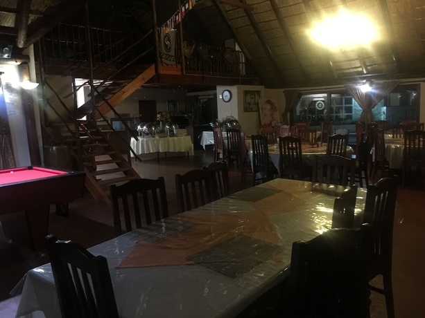 Imagen del bar/restaurante del Hotel Crowthorne Lodge. Foto 7