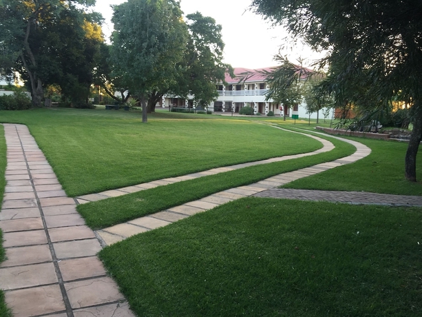 Imagen de los exteriores del Hotel Crowthorne Lodge. Foto 10