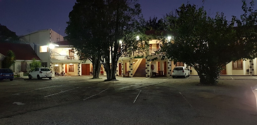 Imagen general del Hotel Crowthorne Lodge. Foto 5