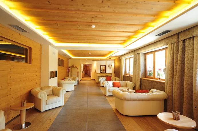 Imagen de los interiores del Hotel Crozzon. Foto 18