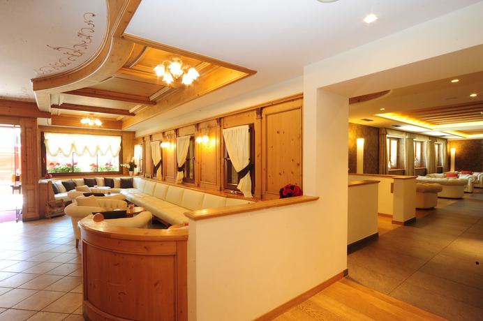 Imagen de los interiores del Hotel Crozzon. Foto 19