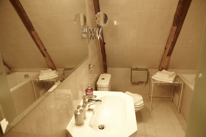 Imagen de la habitación del Hotel Cru. Foto 10