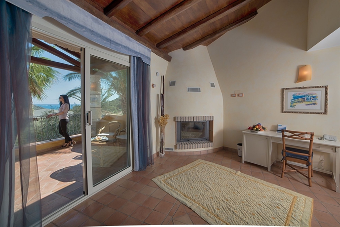 Imagen de los interiores del Hotel Cruccuris Resort. Foto 9