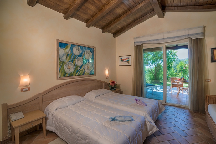 Imagen de la habitación del Hotel Cruccuris Resort. Foto 4