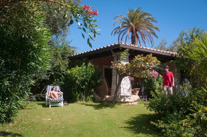 Imagen de los exteriores del Hotel Cruccuris Resort. Foto 7