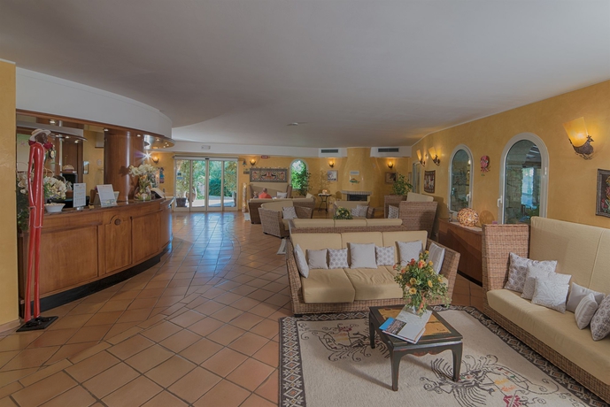 Imagen de los interiores del Hotel Cruccuris Resort. Foto 11