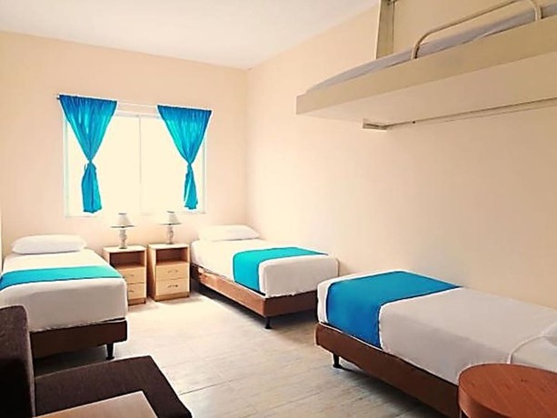 Imagen de la habitación del Hotel Crucero. Foto 10