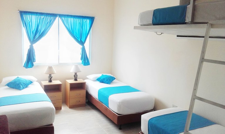 Imagen de la habitación del Hotel Crucero. Foto 16