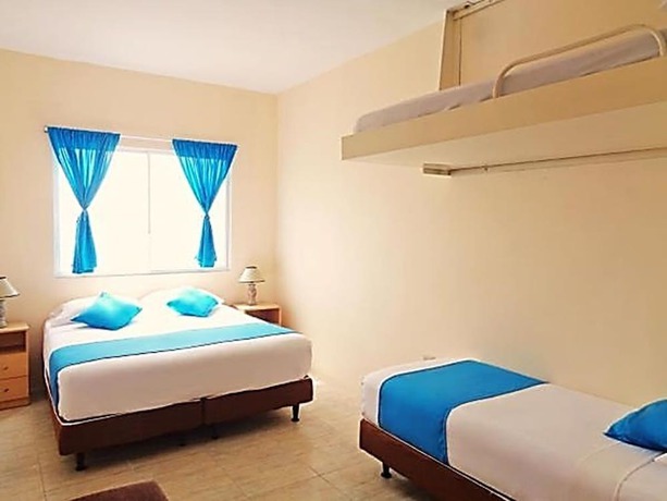 Imagen de la habitación del Hotel Crucero. Foto 19