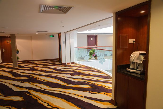 Imagen de los interiores del Hotel Cruise Business. Foto 12