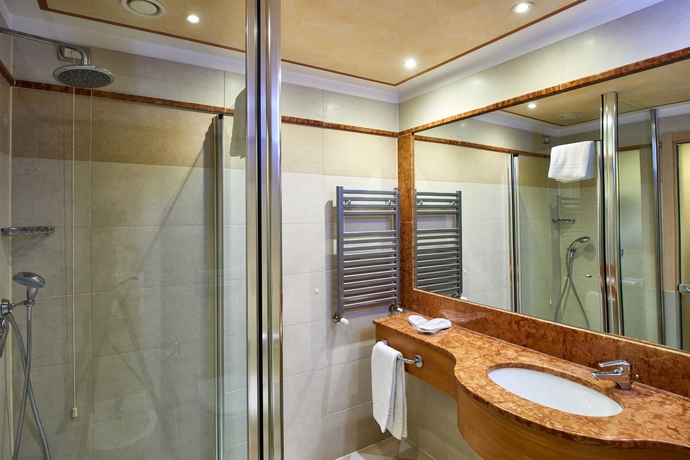 Imagen de la habitación del Hotel Cruise. Foto 5