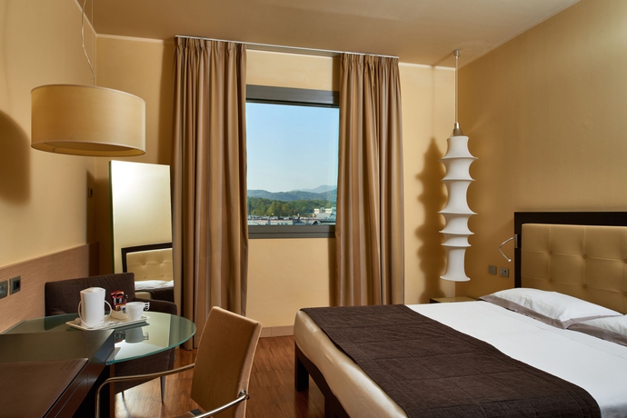 Imagen de la habitación del Hotel Cruise. Foto 11