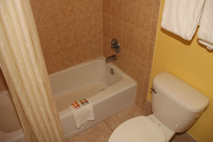 Imagen de la habitación del Hotel Cruise Port Inn. Foto 2