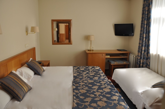 Imagen de la habitación del Hotel Crunia. Foto 9