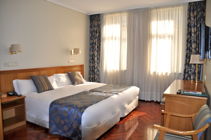 Imagen de la habitación del Hotel Crunia. Foto 11