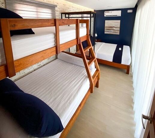 Imagen de la habitación del Hotel Crusoe Cabins Casobe. Foto 20