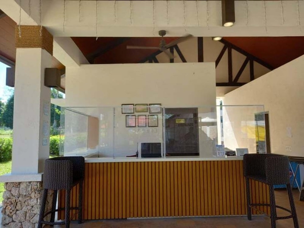 Imagen de los interiores del Hotel Crusoe Cabins Costa Azalea. Foto 13