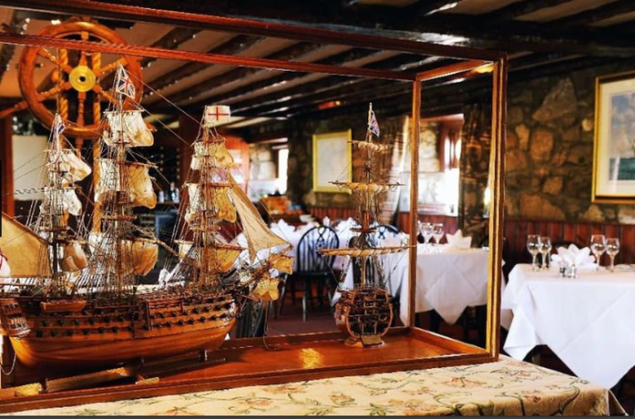 Imagen del bar/restaurante del Hotel Crusoe. Foto 7