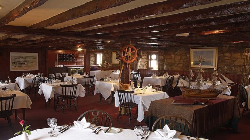 Imagen del bar/restaurante del Hotel Crusoe. Foto 10