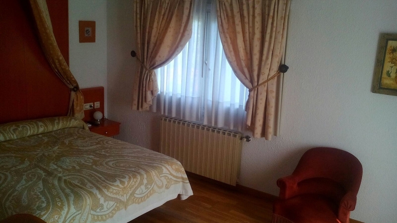 Imagen de la habitación del Hotel Cruz de Gracia. Foto 8