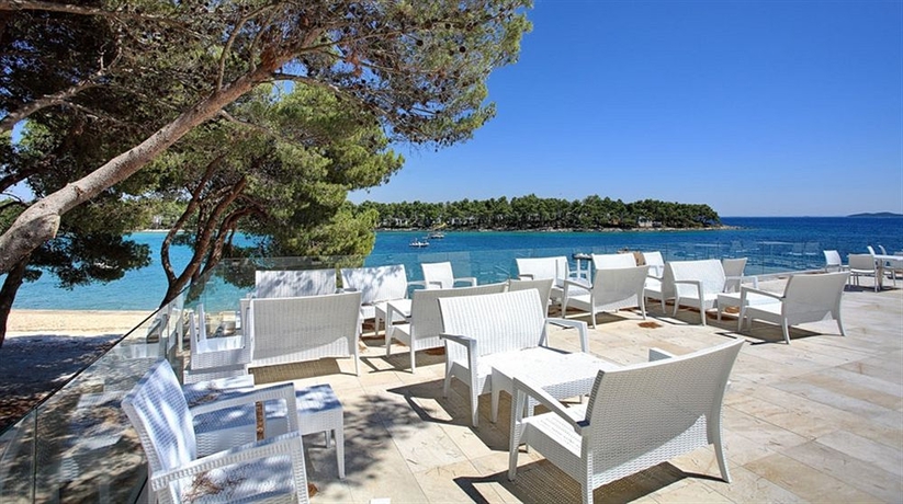 Imagen de los exteriores del Hotel Crvena Luka Resort. Foto 15