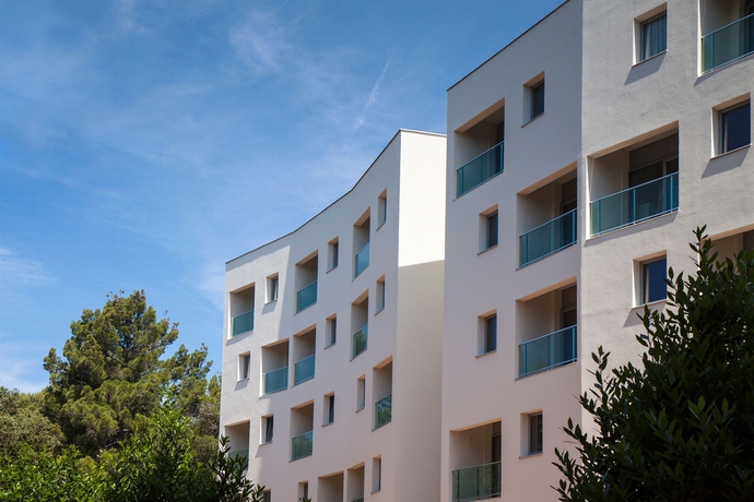 Imagen de los exteriores del Hotel Crvena Luka Resort. Foto 16