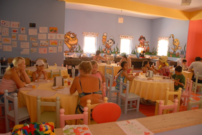 Imagen de los interiores del Hotel Crystal Admiral. Foto 13