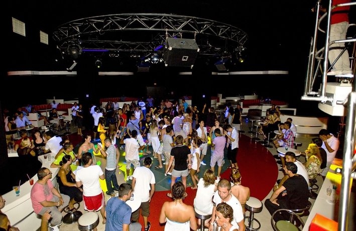 Imagen general del Hotel Crystal Admiral. Foto 2