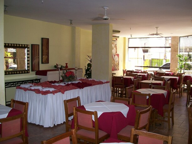 Imagen del bar/restaurante del Hotel Crystal Apart. Foto 10